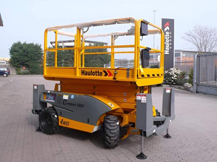 Nacelle ciseaux thermique HAULOTTE Compact 12 DX